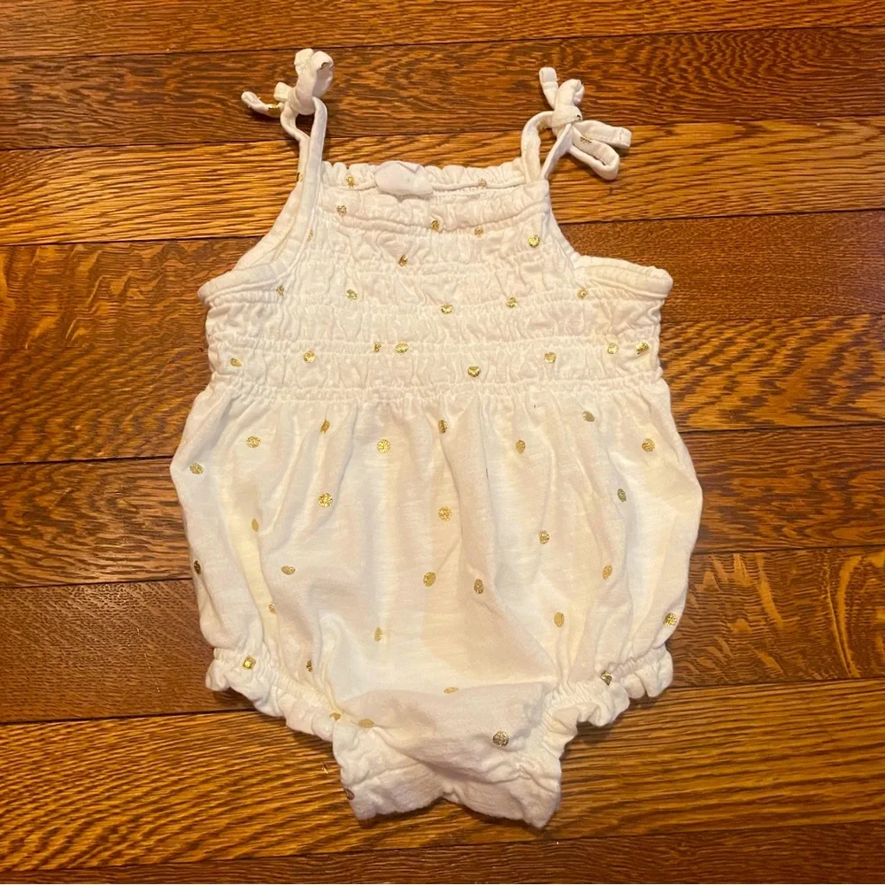 Baby GAP White & Gold Polka Dot Smocked Shorty Bubble Romper Size 6-12 Months